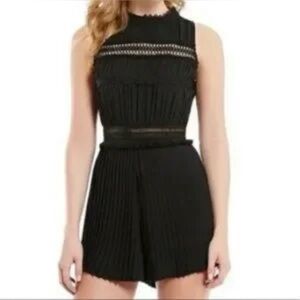 GIANNI BINI Black Sleeveless‎ Pleated Romper Dress